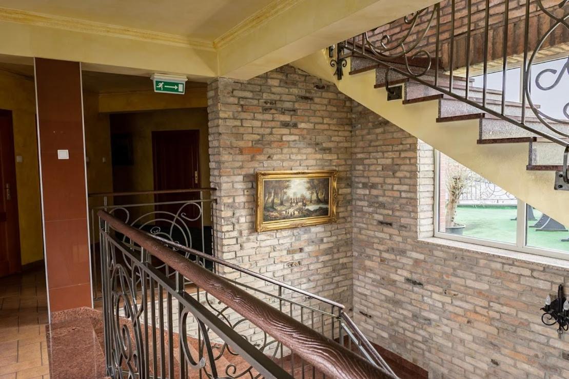 Hotel Bastion Костжин над Одрон Екстериор снимка