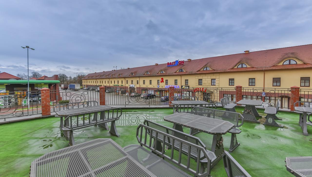 Hotel Bastion Костжин над Одрон Екстериор снимка