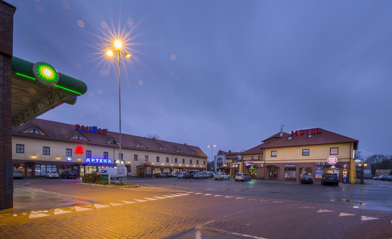 Hotel Bastion Костжин над Одрон Екстериор снимка