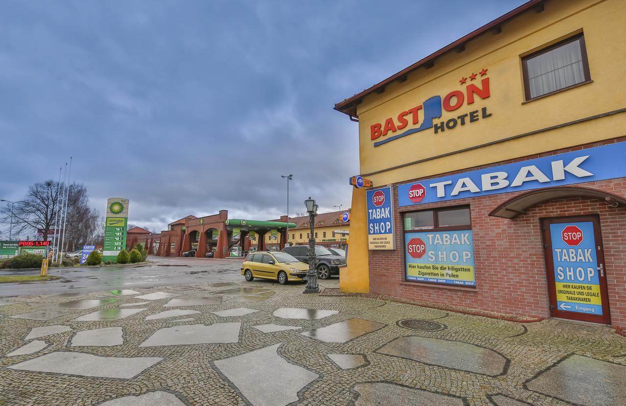 Hotel Bastion Костжин над Одрон Екстериор снимка