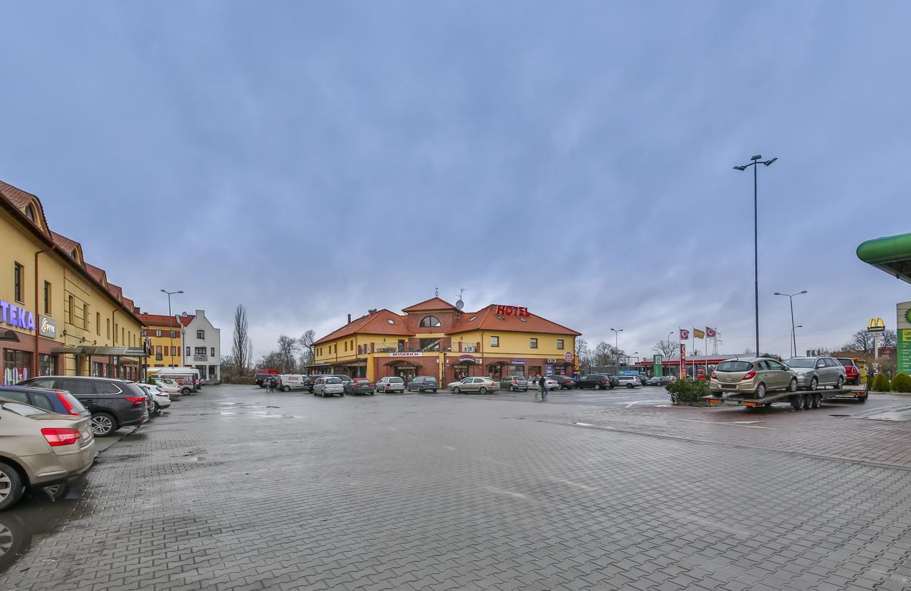 Hotel Bastion Костжин над Одрон Екстериор снимка
