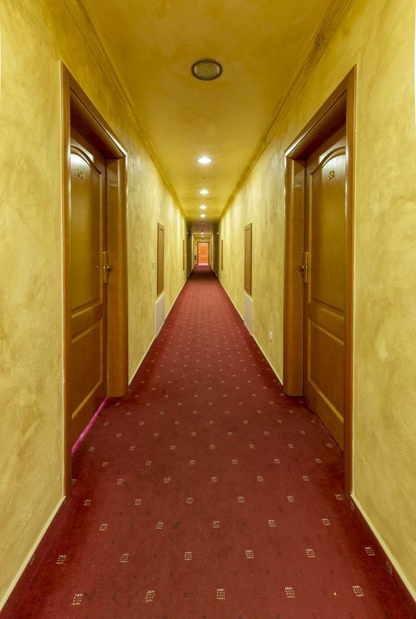 Hotel Bastion Костжин над Одрон Екстериор снимка