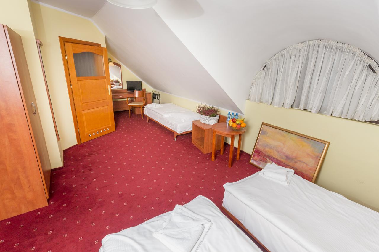 Hotel Bastion Костжин над Одрон Екстериор снимка